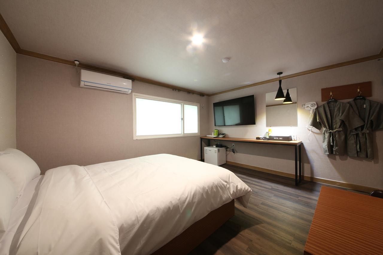 Art Hotel Gumi Екстер'єр фото